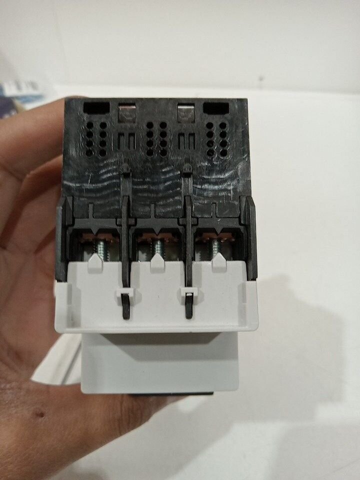 Sprecher & Schuh KTA9-32S-1.6A motor protection circuit breaker - Image 5