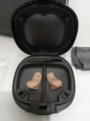 Oticon Own 2 Hearing Aid with Case and BatteriesNew! Read!